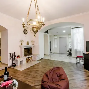 Апартаменты Comfortable House On Marjanishvili, Тбилиси